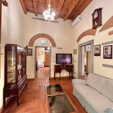 Apartment Traditional